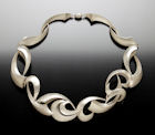 Sterling collar