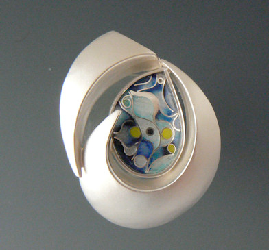 pin pendant silver enamel