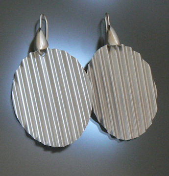 Corrugated silver earring