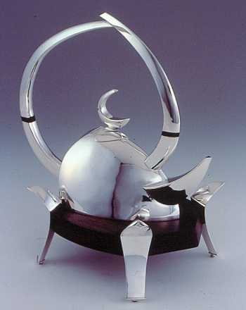silver tea pot